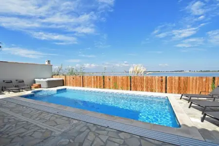 Villa Camargue, Maison de vacances luxueuse avec piscine privée à Port Camargue - Photo 14