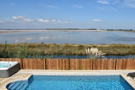 Villa Camargue, Maison de vacances luxueuse avec piscine privée à Port Camargue - Photo 17
