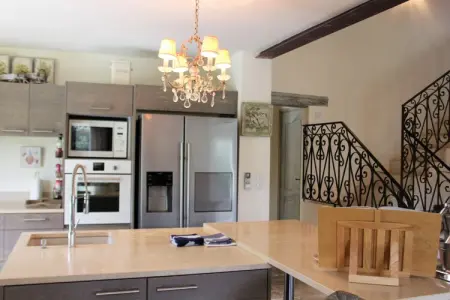 La Charm, Villa de bon goût à Eygalieres avec piscine privée - Photo 4