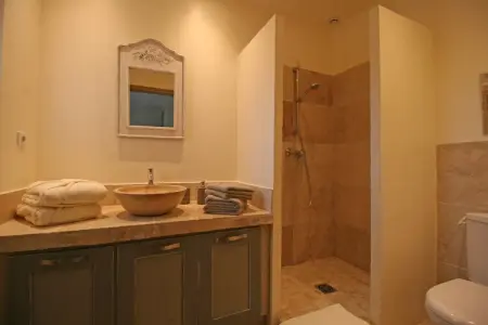 La Charm, Villa de bon goût à Eygalieres avec piscine privée - Photo 20