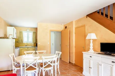 Mazet de Camargue, Maison de vacances confortable avec piscine, jardin, terrasse, étang - Photo 4