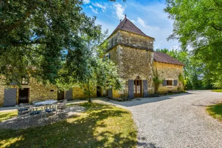 Grande maison de charme, Ferme confortable avec piscine à Saint-Cernin en France - Photo 5