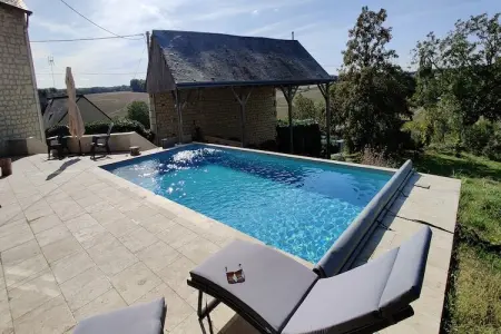 Gite vallée de la Loire, Magnifique maison restaurée près de Thizay avec piscine privee - Photo 4