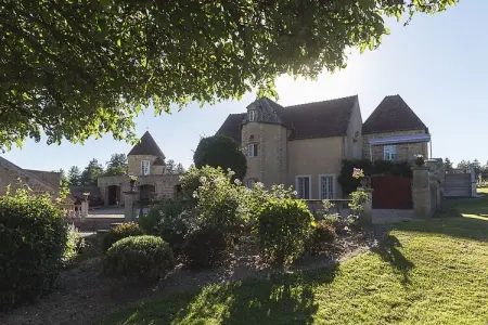 Manoir avec piscine privée, Magnifique manoir en Auvergne avec piscine privée - Photo 12