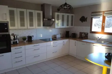 Villa Canissa, Villa spacieuse avec piscine privée entourée de vignes - Photo 4