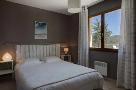 Villa Canissa, Villa spacieuse avec piscine privée entourée de vignes - Photo 14