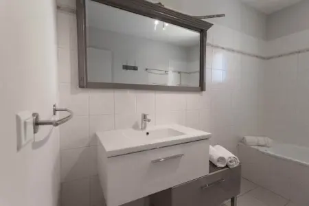 Villa Canissa, Villa spacieuse avec piscine privée entourée de vignes - Photo 22