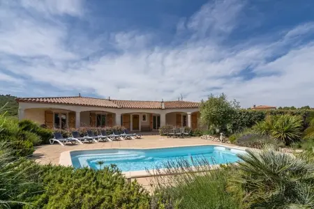 Villa l'Olivier, Villa spacieuse à Pouzols-Minervois avec piscine - Photo 1