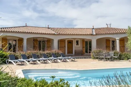 Villa l'Olivier, Villa spacieuse à Pouzols-Minervois avec piscine - Photo 2