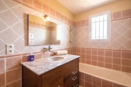 Villa Tranquille, Villa spacieuse avec piscine et jardin privés - Photo 24