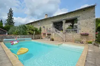 Poitou-Charentes, Casa en La Forêt de Tessé, Maison fabuleuse avec piscine FR-00032-90 N°726072