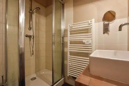 La Remise, Charmante ferme avec piscine privée à Terrou - Photo 25