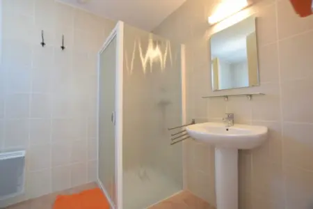 Villa Joyeuse 22, Jolie maison de vacances, terrasse à Joyeuse, sud France - Photo 23