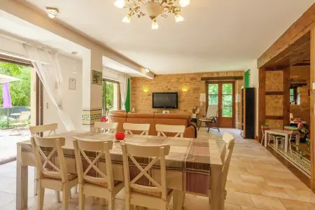 Les Raneaux 6P, Grande ferme à Nantheuil, France, avec jardin privé - Photo 3