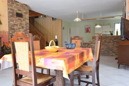 Villa - Sampzon, Maison de vacances paisible à Sampzon avec piscine - Photo 2