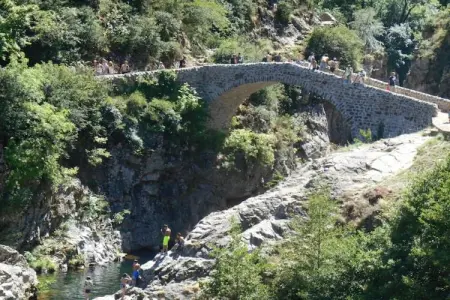 Villa - Sampzon, Maison de vacances paisible à Sampzon avec piscine - Photo 36