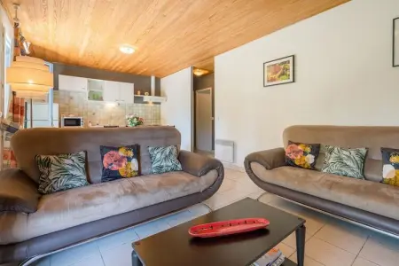 Les Lavandes, Maison de vacances agréable avec piscine privée aux Salelles - Photo 1