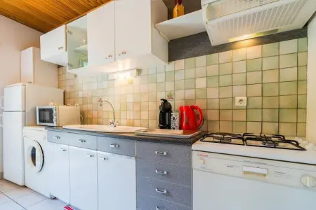 Les Lavandes, Maison de vacances agréable avec piscine privée aux Salelles - Photo 3