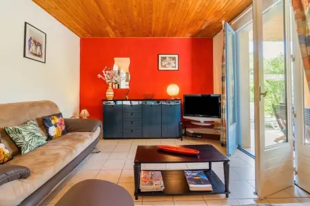 Les Lavandes, Maison de vacances agréable avec piscine privée aux Salelles - Photo 9