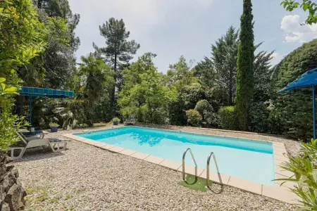 Les Hortensias, Maison de vacances paisible aux Salelles avec Piscine - Photo 5