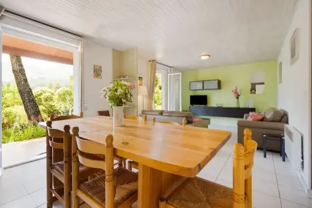 Les Hortensias, Maison de vacances paisible aux Salelles avec Piscine - Photo 8