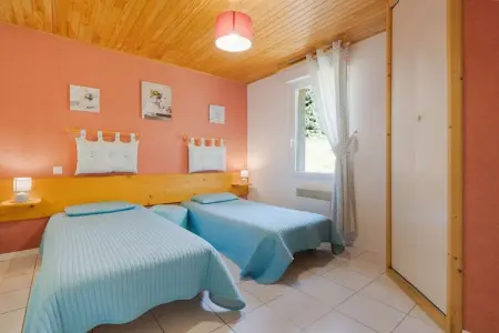 Les Hortensias, Maison de vacances paisible aux Salelles avec Piscine - Photo 12