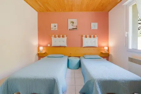 Les Hortensias, Maison de vacances paisible aux Salelles avec Piscine - Photo 13