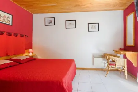 Les Hortensias, Maison de vacances paisible aux Salelles avec Piscine - Photo 19