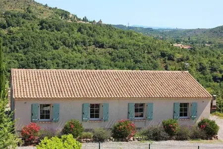 Villa Chassagnes, Maison de vacances tranquille aux Vans, Ardèche avec piscine - Photo 6