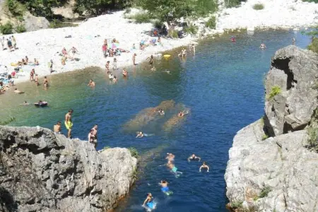 Villa Joyeuse 27, Villa spacieuse à Joyeuse avec piscine - Photo 30