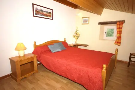 Gite - SAINT PONS, Belle maison de vacances à Saint-Pons près de la forêt - Photo 15