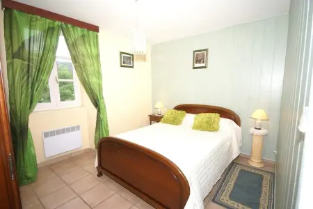 Gite - SAINT PONS, Belle maison de vacances à Saint-Pons près de la forêt - Photo 16