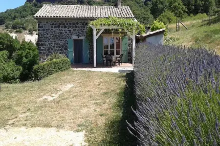 Gite - SAINT PONS, Belle maison de vacances à Saint-Pons près de la forêt - Photo 20