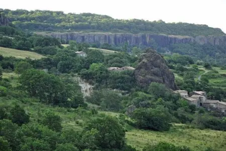 Gite - SAINT PONS, Belle maison de vacances à Saint-Pons près de la forêt - Photo 34