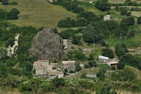 Gite - SAINT PONS, Belle maison de vacances à Saint-Pons près de la forêt - Photo 39