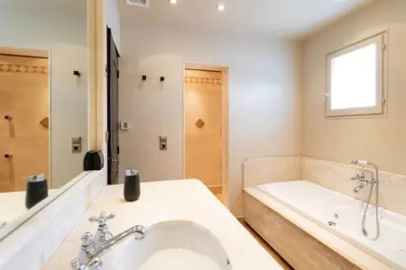Narbonne, Villa confortable à Narbonne avec piscine privée et jacuzzi - Photo 8