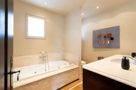 Narbonne, Villa confortable à Narbonne avec piscine privée et jacuzzi - Photo 28