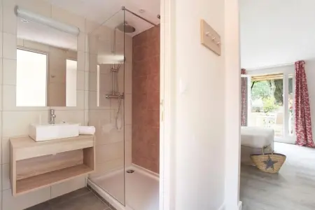 Le village Camarguais Les Gardians 4, Belle maison de vacances avec climatisation en Camargue - Photo 16