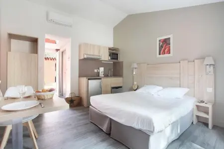 Le village Camarguais Les Gardians 6, Belle maison de vacances avec climatisation en Camargue - Photo 2