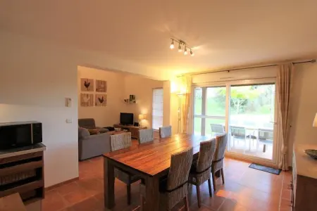 maison la prairie, Maison de vacances cosy avec piscine à Arles - Photo 2