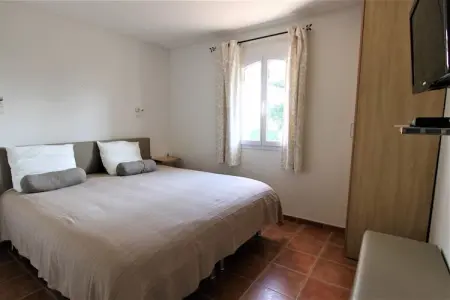 maison la prairie, Maison de vacances cosy avec piscine à Arles - Photo 4