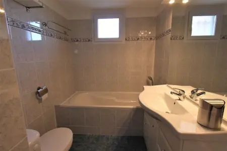 maison la prairie, Maison de vacances cosy avec piscine à Arles - Photo 11