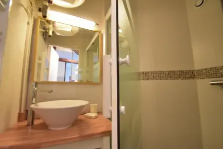 Halte entre terre et mer, Splendide Cottage à Bayeux avec Jardin, Terrasse, Parking - Photo 7