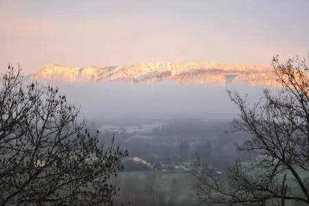 Chalet -   BEAULIEU  Nr 6, Joli chalet à Beaulieu, France, avec piscine privée - Photo 38