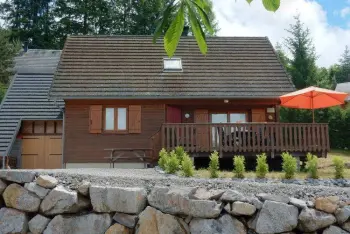 Chalet à Beaulieu,Le Soleil FR-15270-20 N°668677