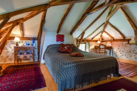 Le domaine d'Hypolite, Belle demeure en pierre avec jacuzzi, sauna et piscine dans le Cantal. - Photo 1