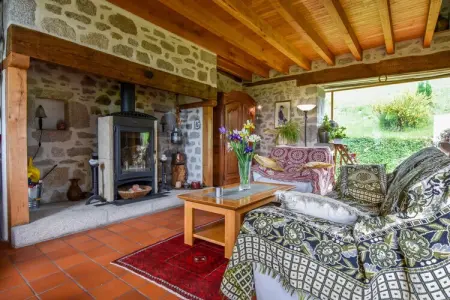 Le domaine d'Hypolite, Belle demeure en pierre avec jacuzzi, sauna et piscine dans le Cantal. - Photo 5