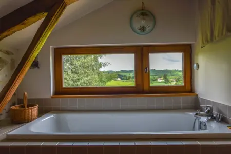 Le domaine d'Hypolite, Belle demeure en pierre avec jacuzzi, sauna et piscine dans le Cantal. - Photo 17