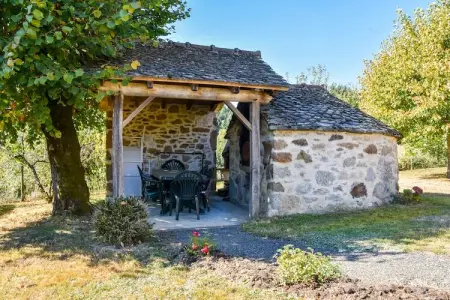Authentique maison auvergnate, Maison de vacances de caractère avec terrasse en Auvergne - Photo 4