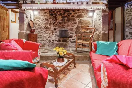 Authentique maison auvergnate, Maison de vacances de caractère avec terrasse en Auvergne - Photo 7